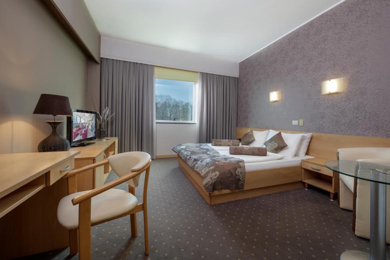 Hotel Zovko Zagreb Sesvete Eksteriør billede