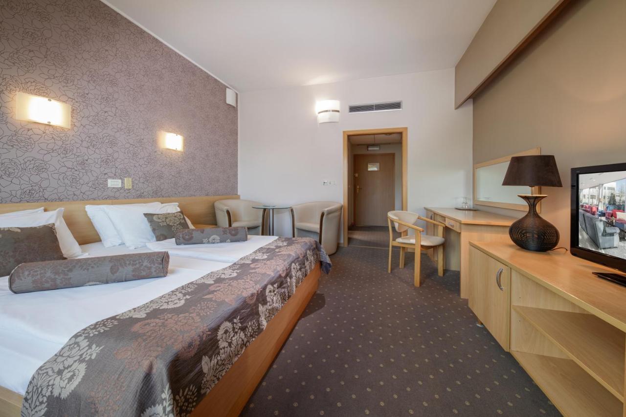 Hotel Zovko Zagreb Sesvete Eksteriør billede