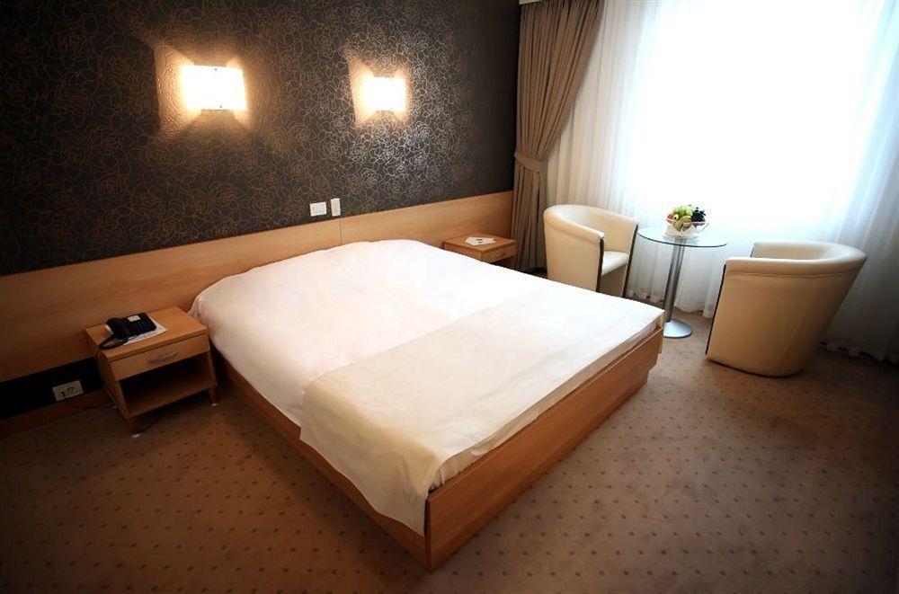 Hotel Zovko Zagreb Sesvete Eksteriør billede