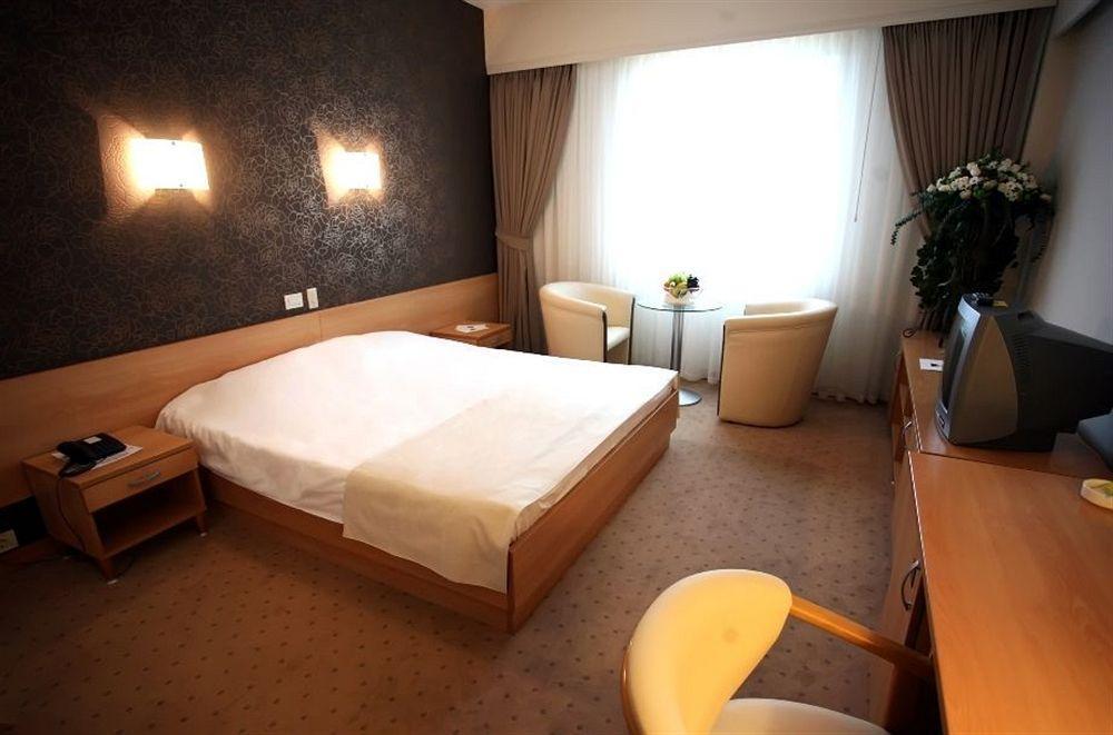 Hotel Zovko Zagreb Sesvete Eksteriør billede