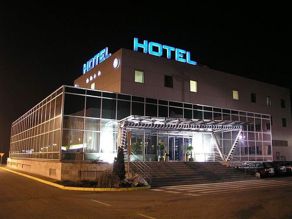 Hotel Zovko Zagreb Sesvete Eksteriør billede